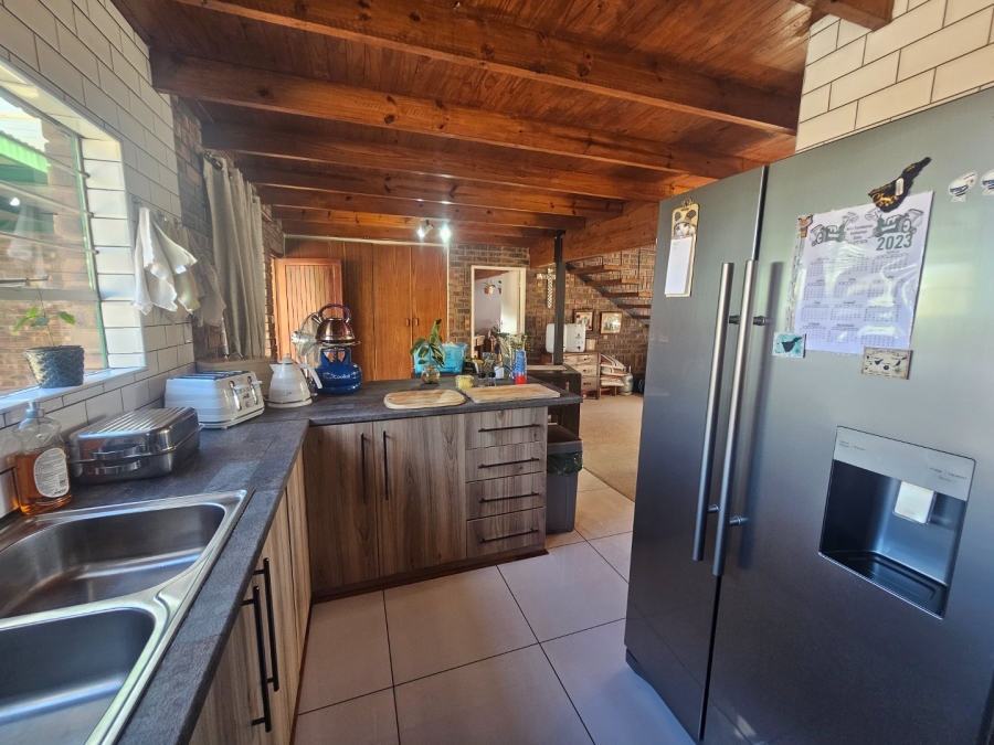 To Let 4 Bedroom Property for Rent in La Provance Free State